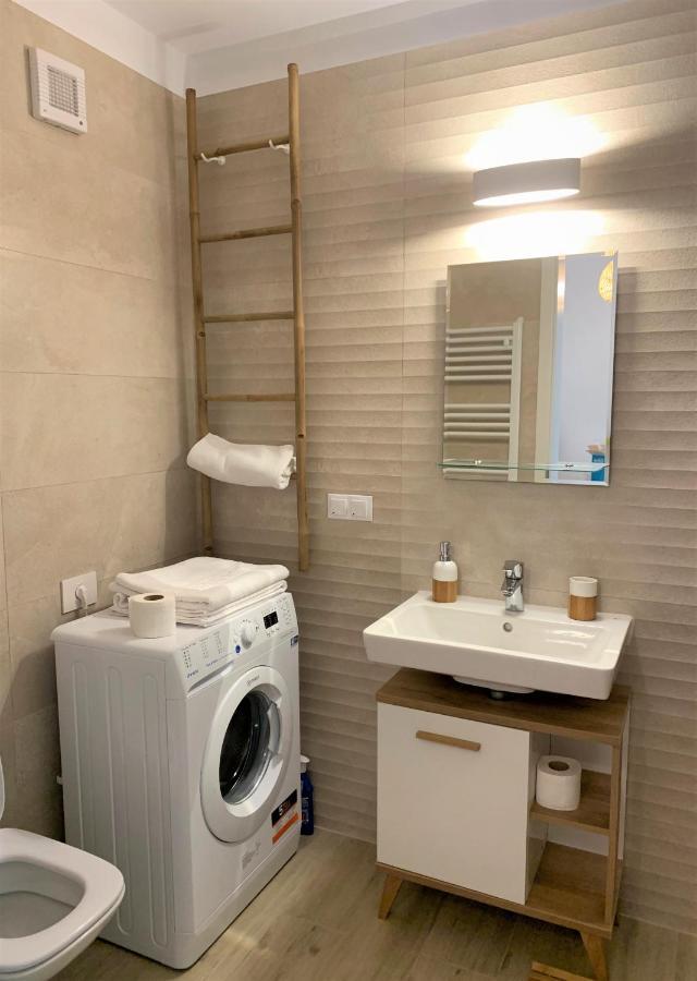 Appartement Bwa Zen à Braşov Extérieur photo